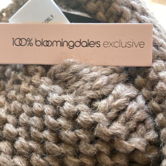 Aqua Brand Knit Pom Pom Woman’s Winter Hat Camel Exclusive for Bloomingdales - Picture 4 of 6